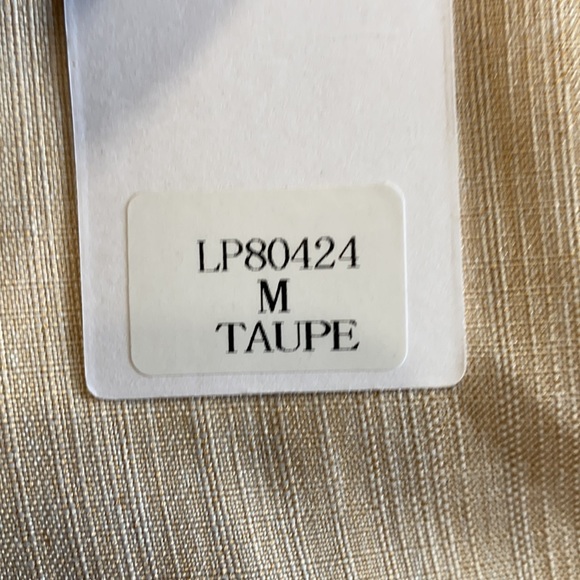 BNWT LOVERICHE taupe shorts size medium - Picture 2 of 4